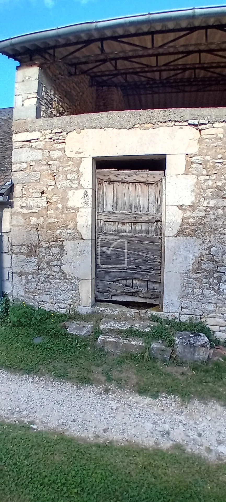 Ancien Séchoir à Tabac avec Vue Exceptionnelle à Cuzance 