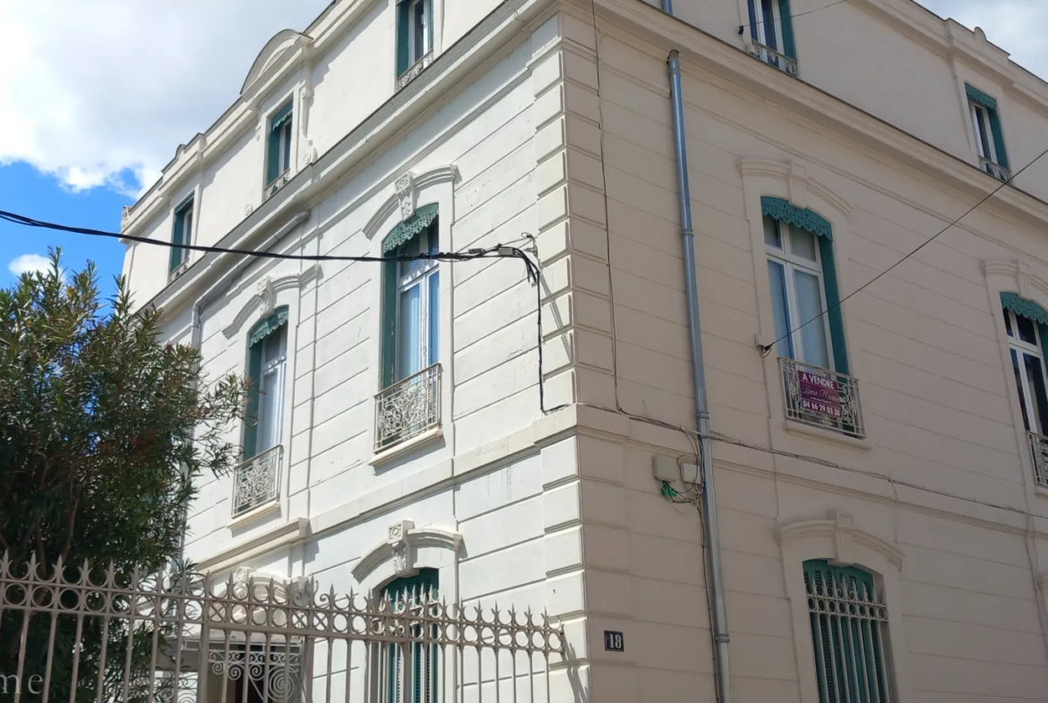 Appartement bourgeois T3 à vendre à Nîmes - 100 m² 