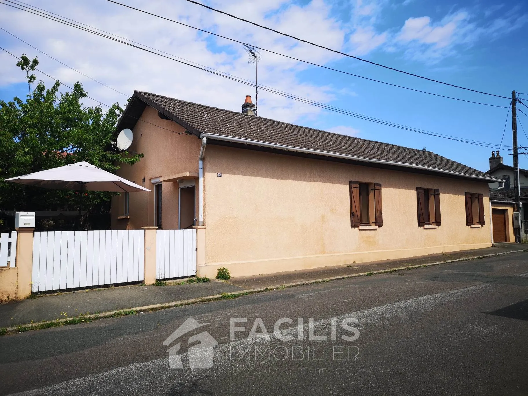 À vendre : Maison de 99 m² au Creusot avec jardin et garage 