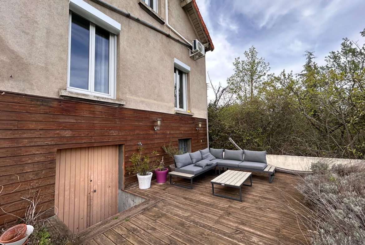 Maison rénovée à vendre à Clermont-Ferrand - 92 m² sur 418 m² 