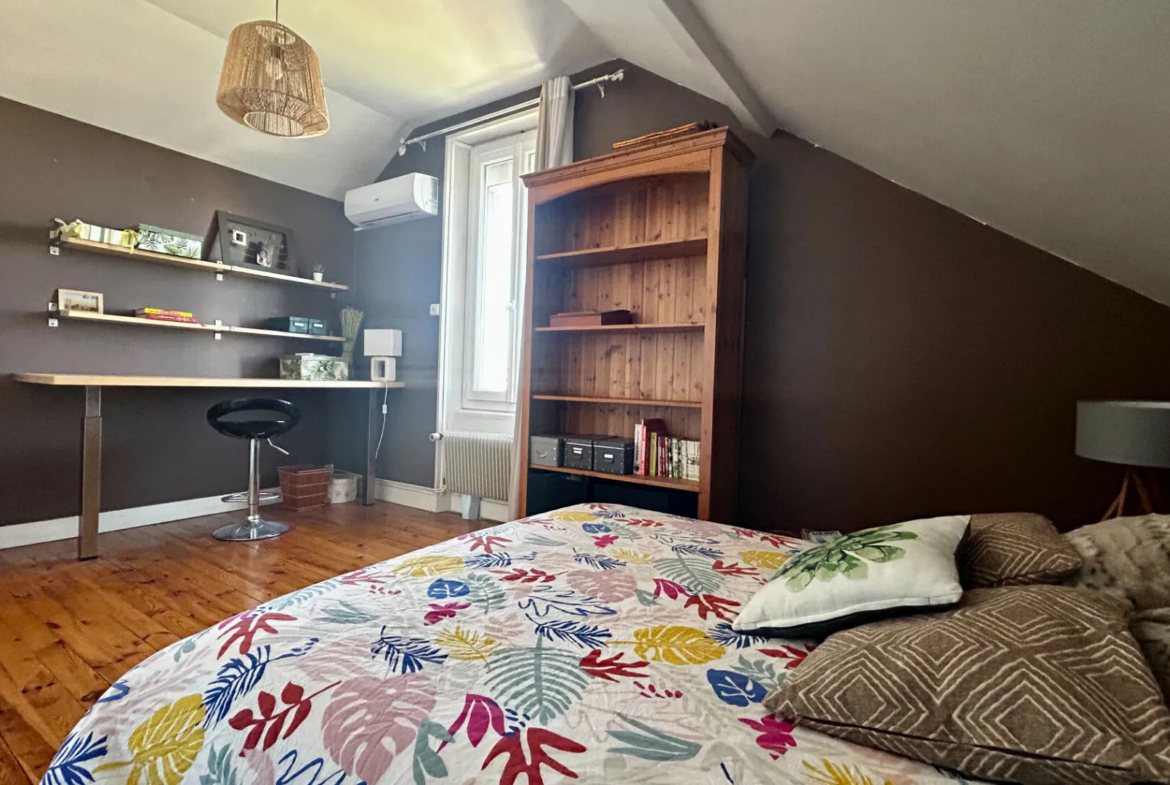 Maison rénovée à vendre à Clermont-Ferrand - 92 m² sur 418 m² 