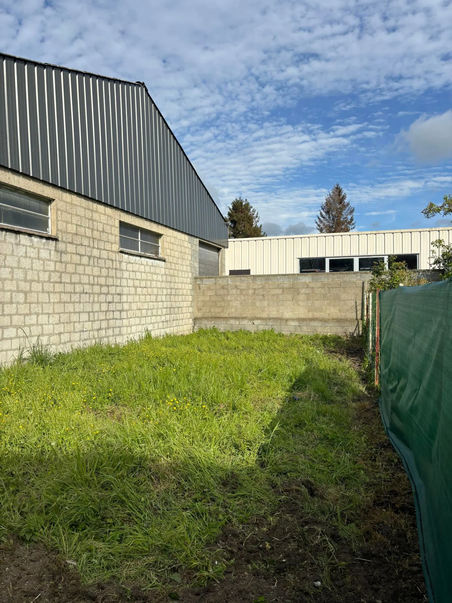 Maison en vente à Friville-Escarbotin - 2 chambres et jardin 