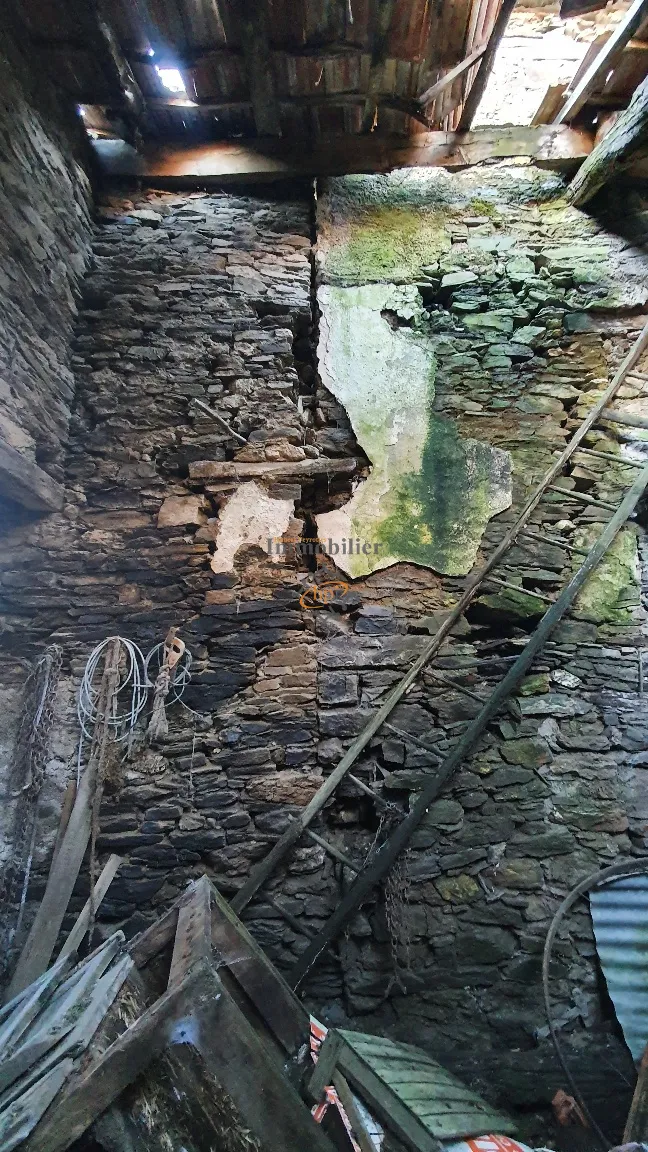 À vendre : maison de hameau à rénover à Gieussac 