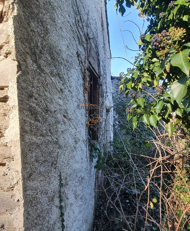 À vendre : maison de hameau à rénover à Gieussac 