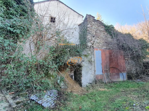 À vendre : maison de hameau à rénover à Gieussac