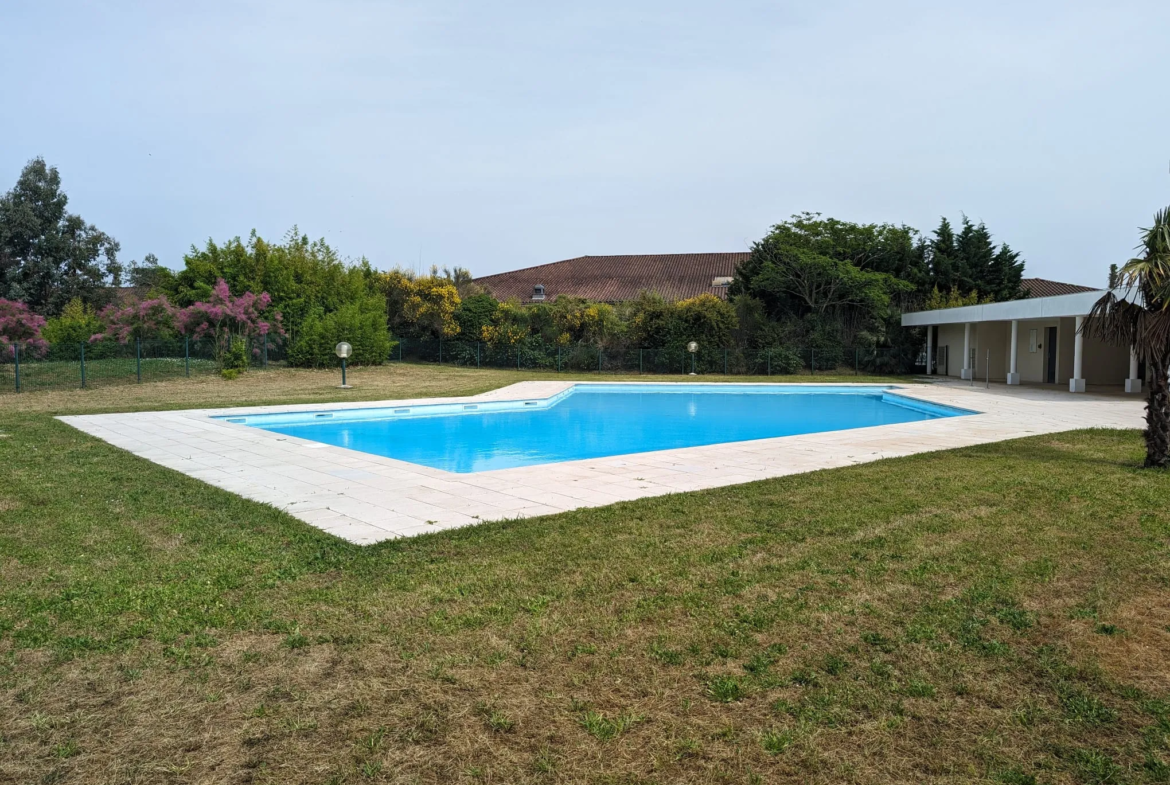 Appartement T2 dernier étage avec piscine à Cugnaux 