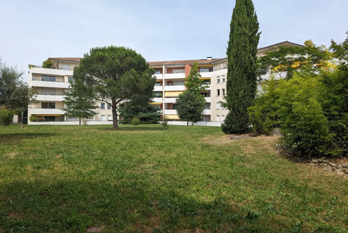 Appartement T2 dernier étage avec piscine à Cugnaux 