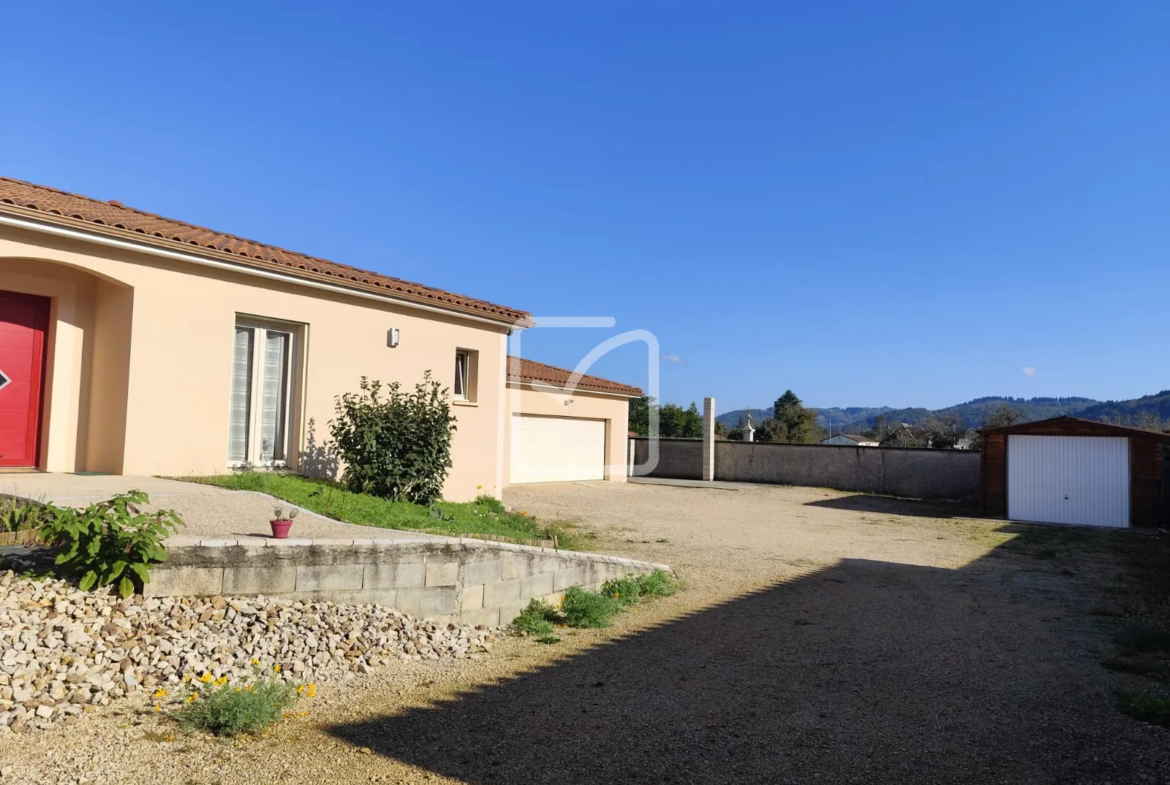 À vendre : jolie maison moderne avec 3 chambres à Biars sur Cère 