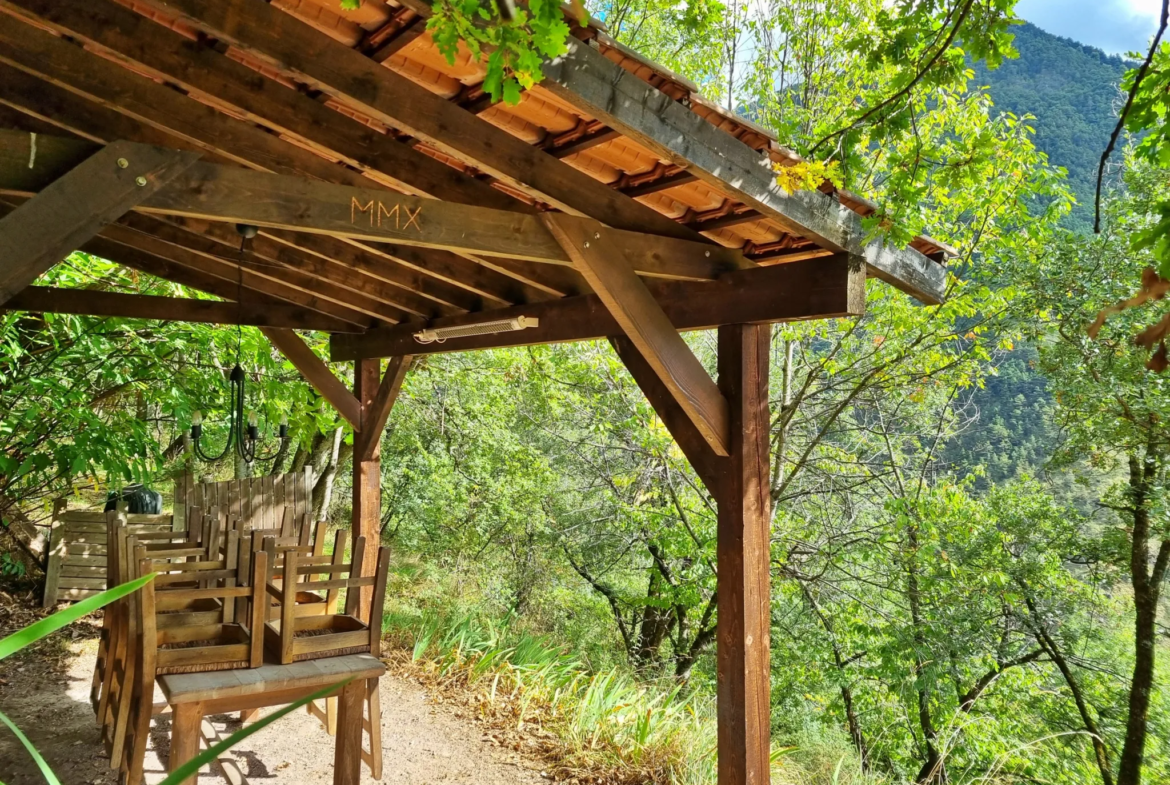 Superbe Terrain de Loisir aux Adrets, Proche de Belvédère à Vendre 