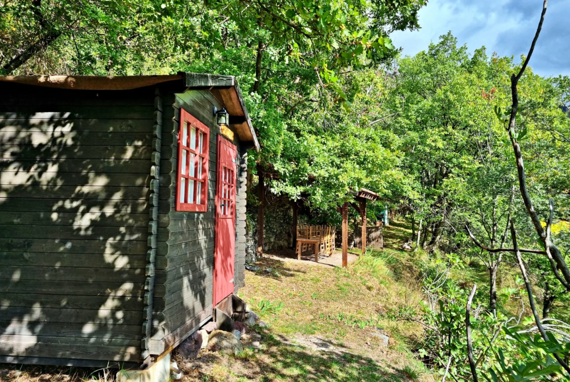 Superbe Terrain de Loisir aux Adrets, Proche de Belvédère à Vendre 