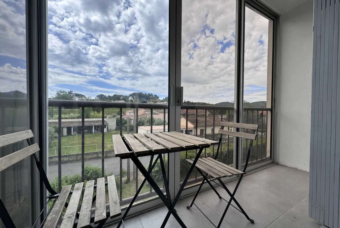 Appartement T3 avec balcon à vendre sur Peyrolles en Provence 