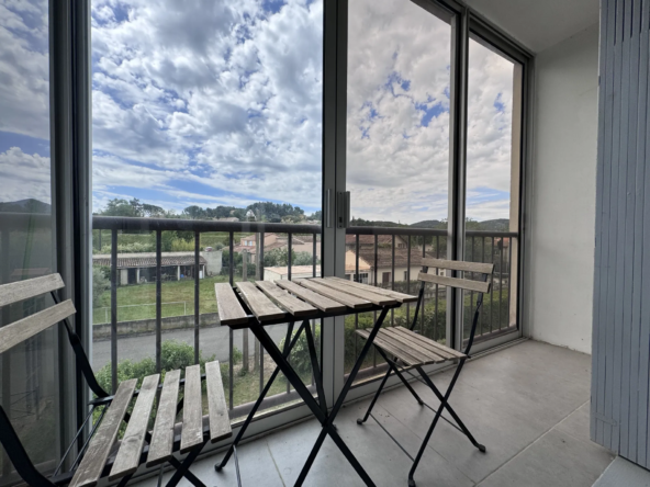 Appartement T3 avec balcon à vendre sur Peyrolles en Provence