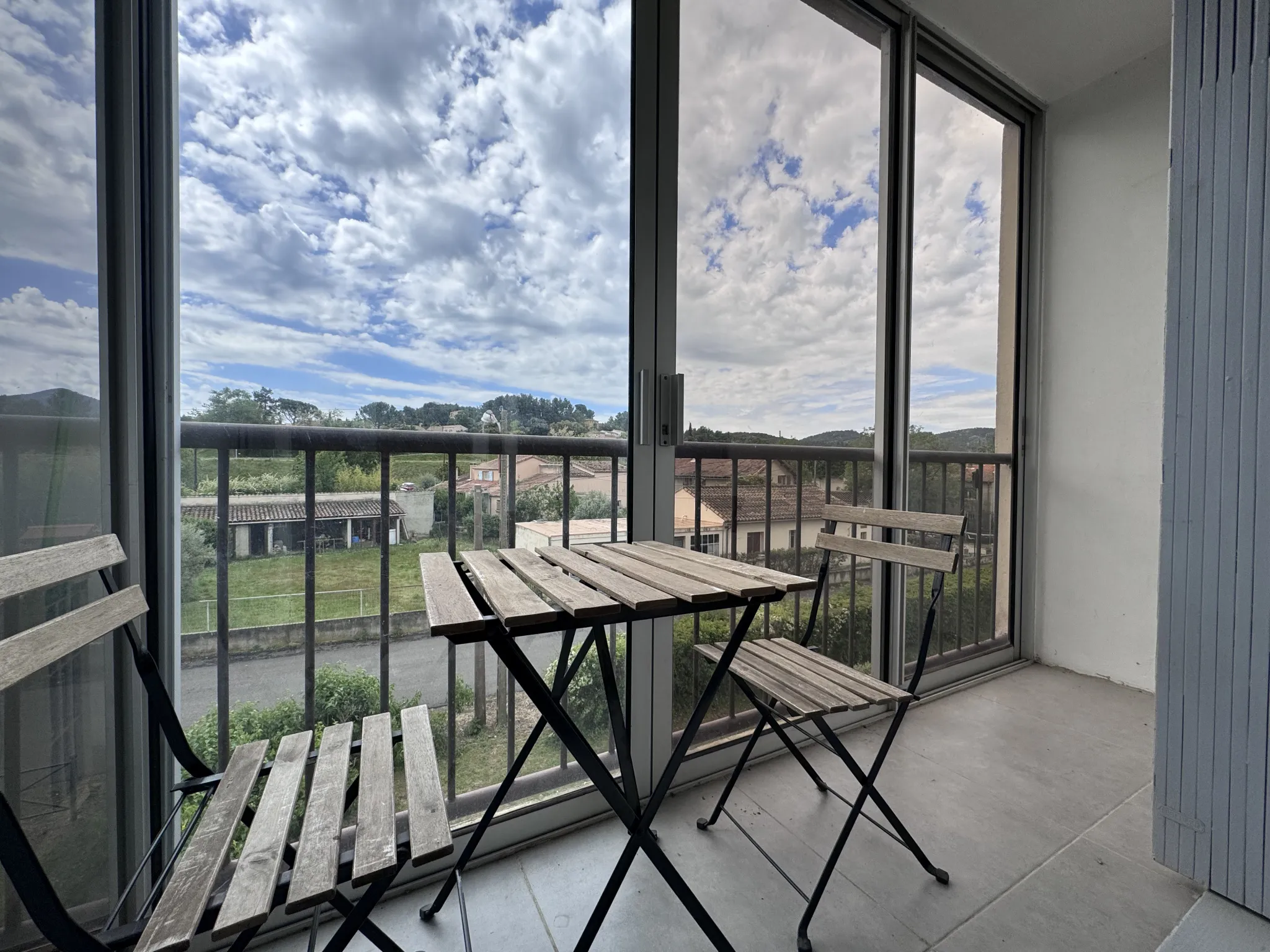 Appartement T3 avec balcon à vendre sur Peyrolles en Provence 