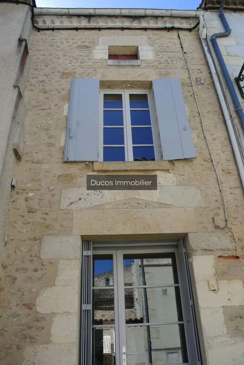 Maison de village avec terrasse et garage à Ste Bazeille 