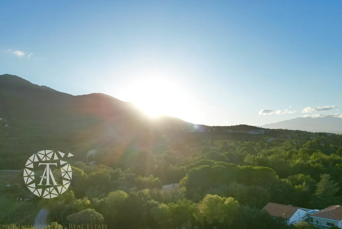 Terrain constructible avec vue sur les Albères à Laroque des Albères 