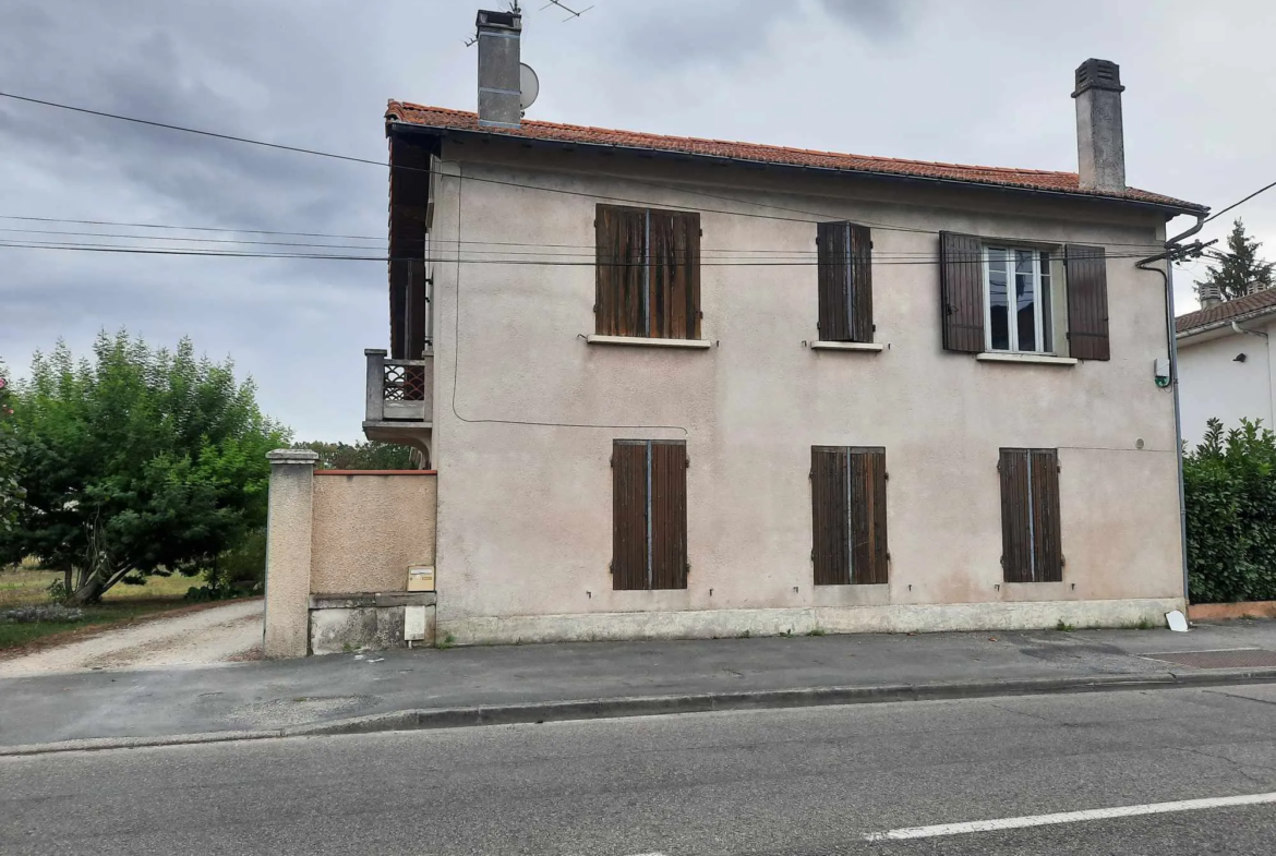 Maison spacieuse à vendre à Fumel avec jardin et dépendances 