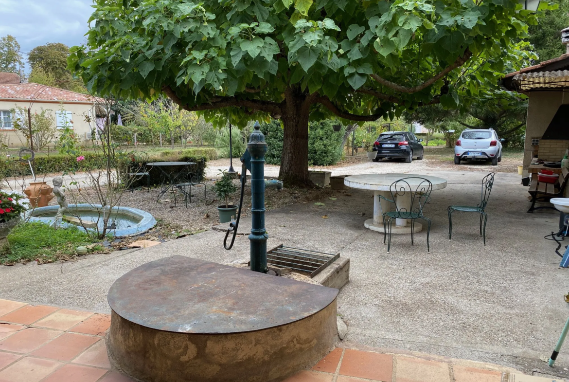 Maison spacieuse à vendre à Fumel avec jardin et dépendances 