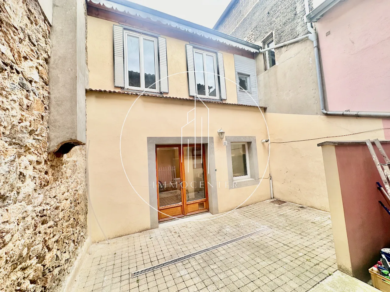 Appartement T2 à vendre à Saint-Vallier - 85000 Euros 