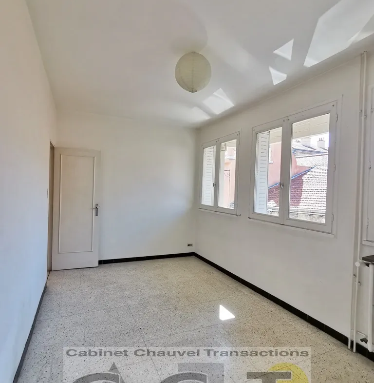 Maison T5 avec Terrasse à Clermont-Ferrand - Idéal pour Premier Achat 