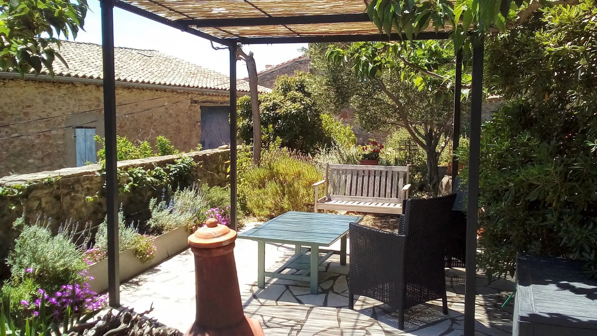 Maison de caractère à Argens-Minervois avec grand jardin 