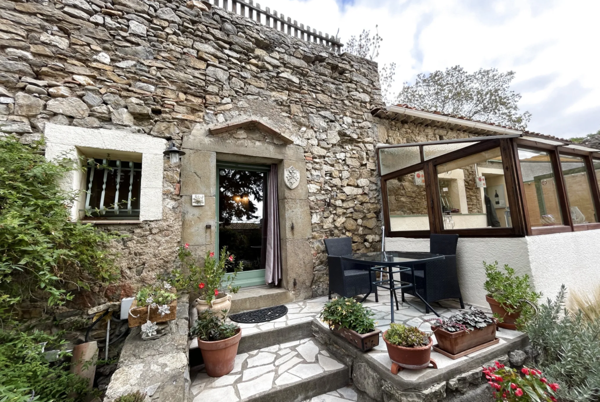 Maison de caractère à Argens-Minervois avec grand jardin 