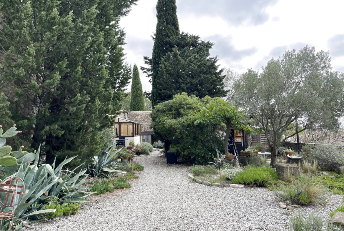 Maison de caractère à Argens-Minervois avec grand jardin 