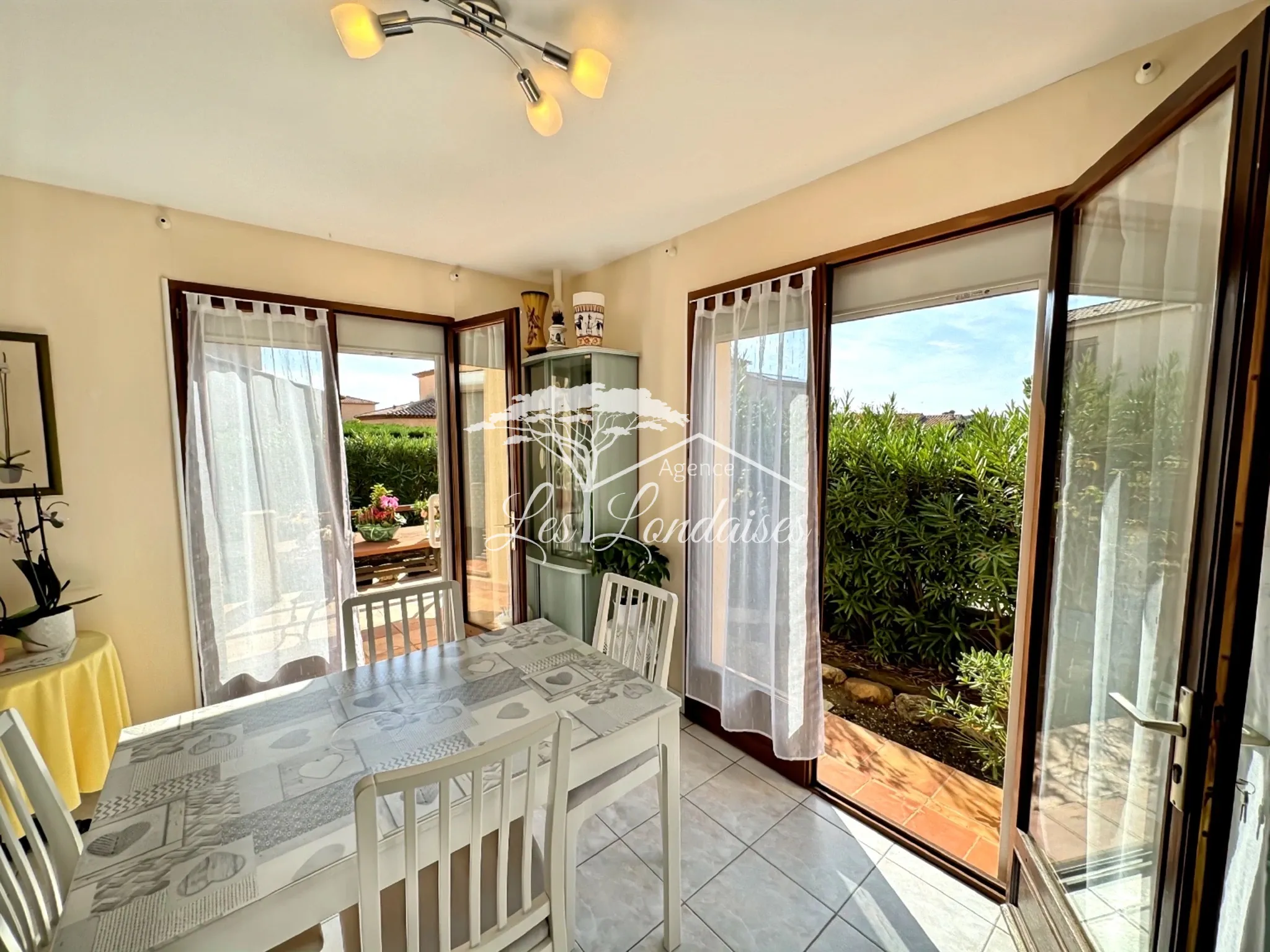 Maison T3 à La Londe-les-Maures avec jardin et garage à vendre 