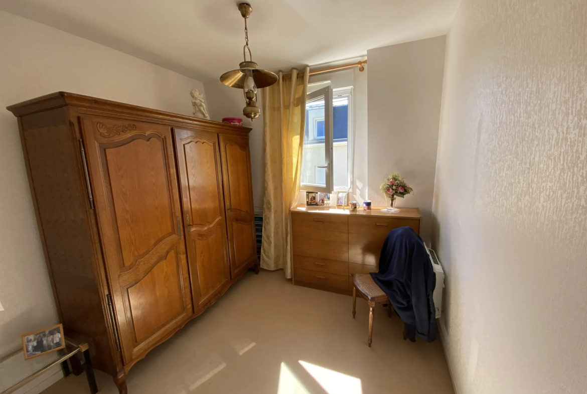 À vendre : Appartement F3 à Grandcamp Maisy avec grand balcon et garage 