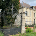 Maison de maître à Mornay-sur-Allier : 6 chambres et piscine sur 4930 m²