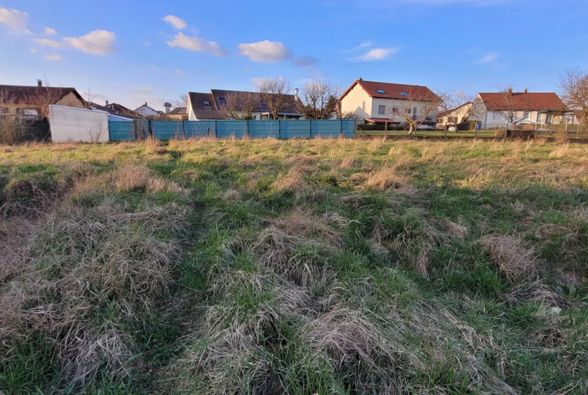 Terrain à bâtir à Folschviller - 851 m² 