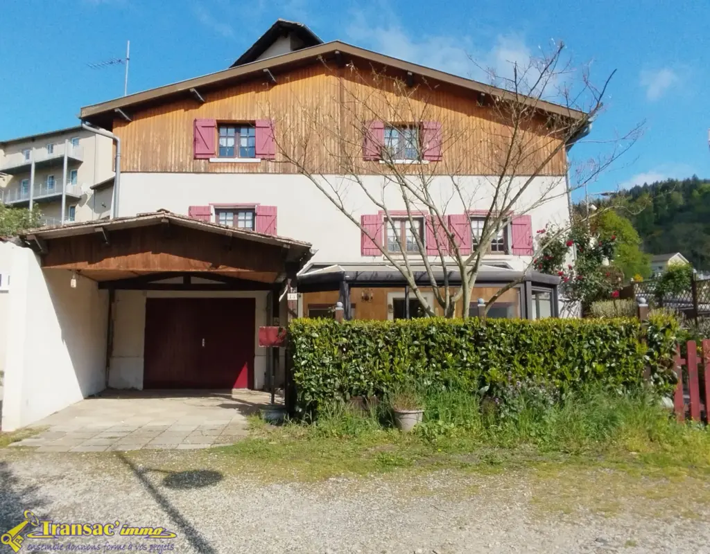 Maison F6 à Escoutoux, idéale pour une famille !