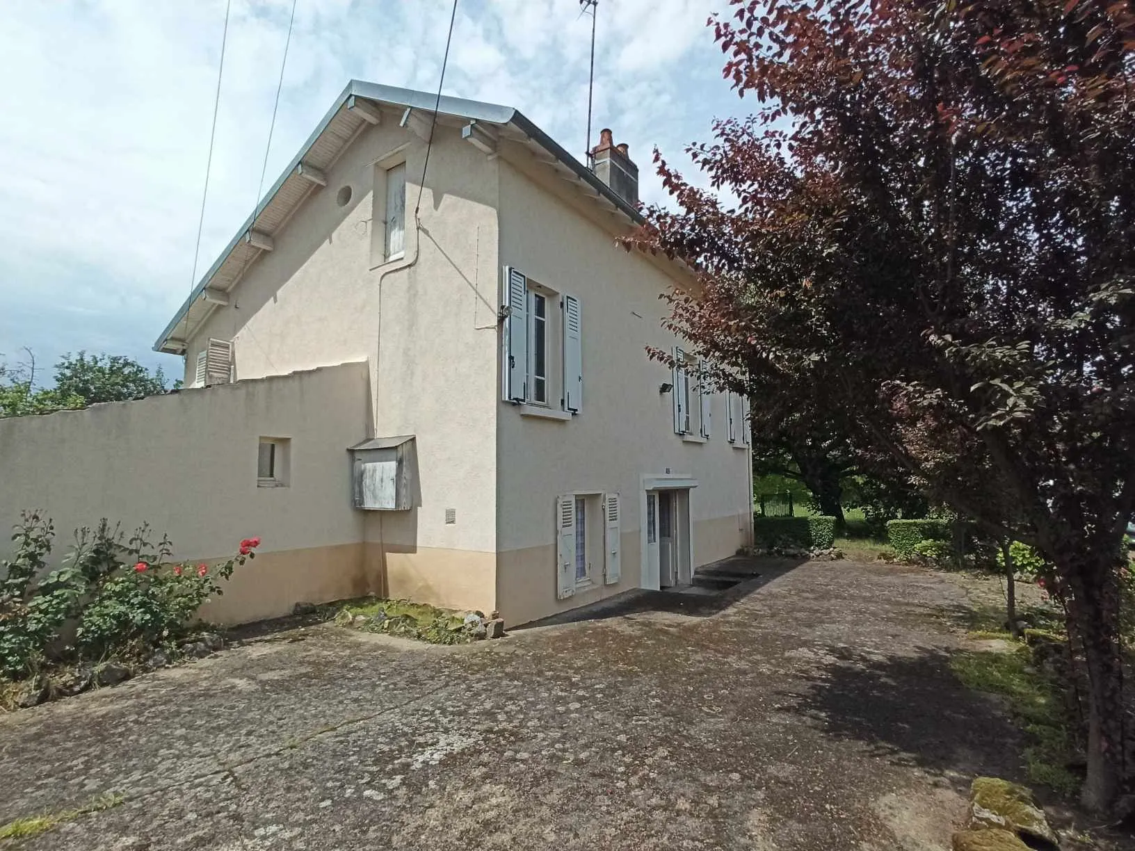 Maison à réhabiliter à Bellerive sur Allier - Potentiel élevé 