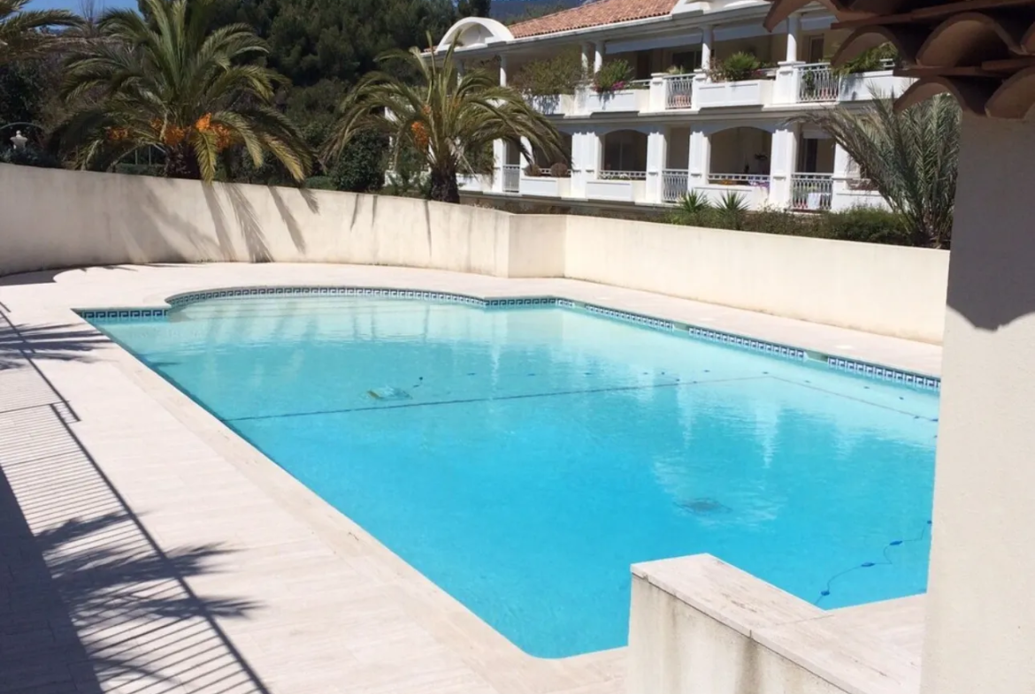 Appartement T2 39m2 avec Terrasse, Piscine, Parking et Garage - Le Cap-Brun 