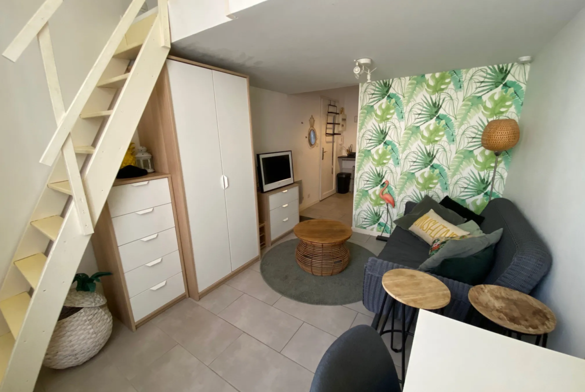 À vendre : Studio rénové de 15 m² à Nîmes 