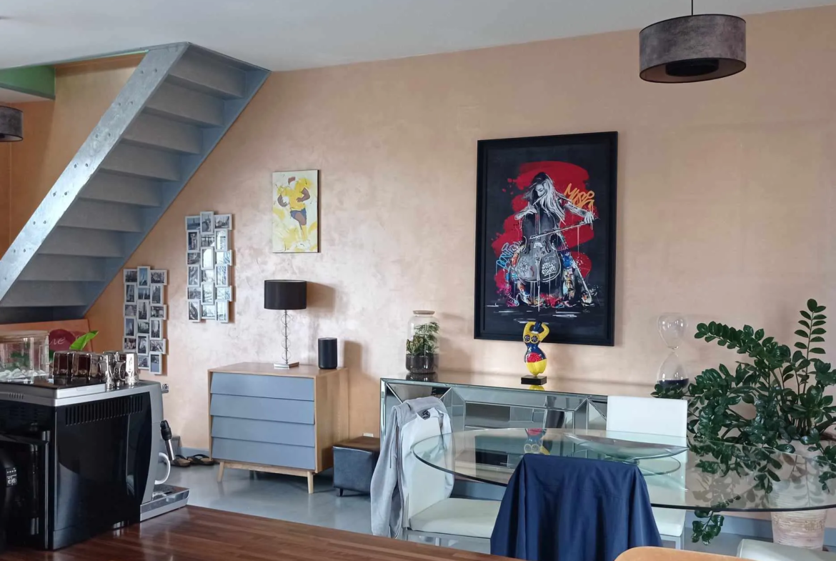 Duplex lumineux à vendre au centre de Vichy 