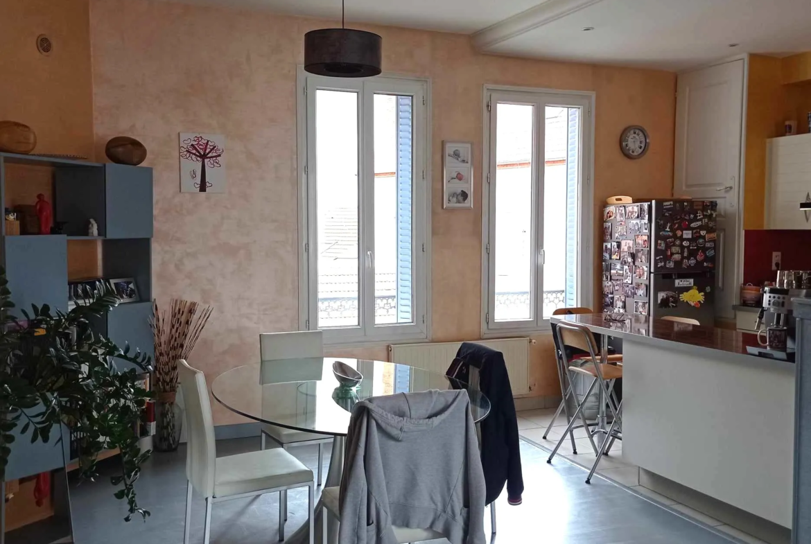 Duplex lumineux à vendre au centre de Vichy 