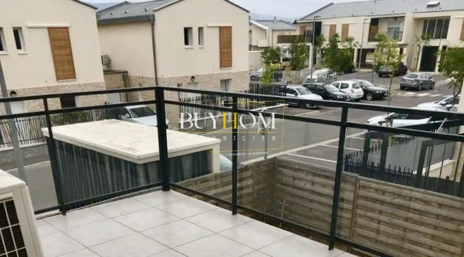 Appartement T2 de 46 m² avec terrasse et parking à Velleron 