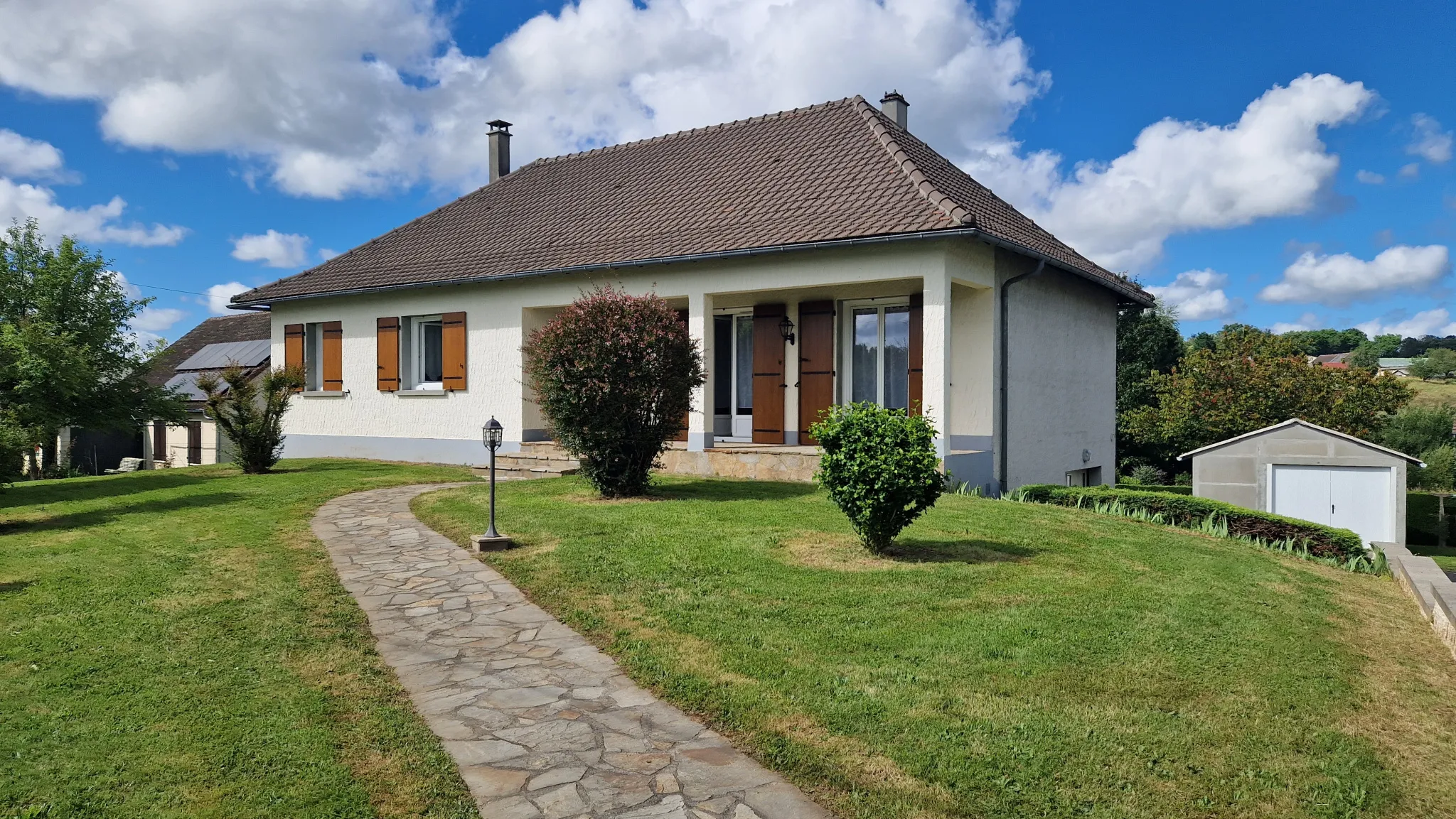 Maison moderne et spacieuse à Lubersac - 198000 € 