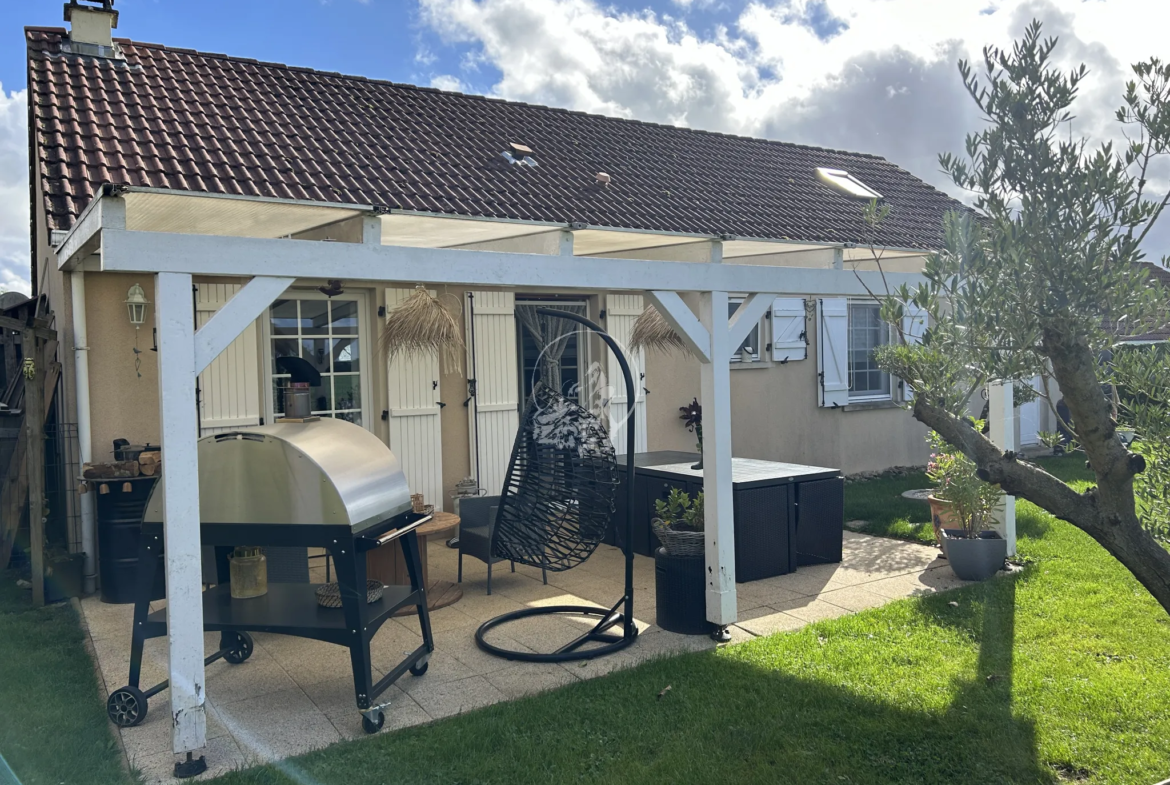 Maison de plain-pied avec piscine à Fletrange à vendre 