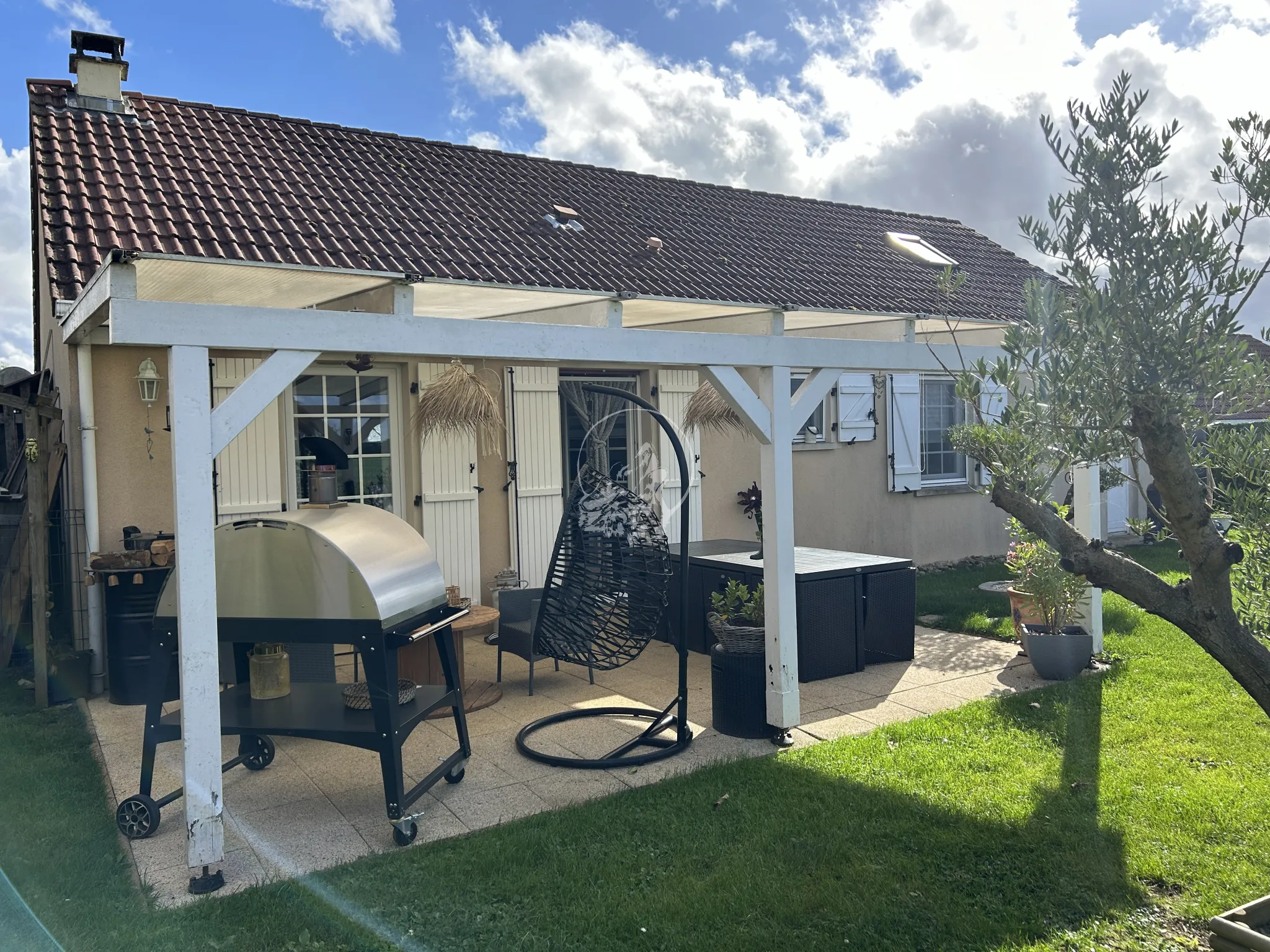 Maison de plain-pied avec piscine à Fletrange à vendre 