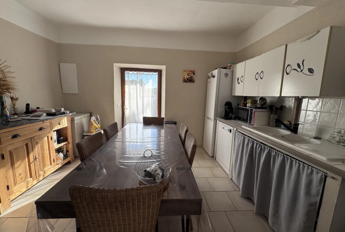 Immeuble de 3 appartements à vendre à Peyrolles en Provence 