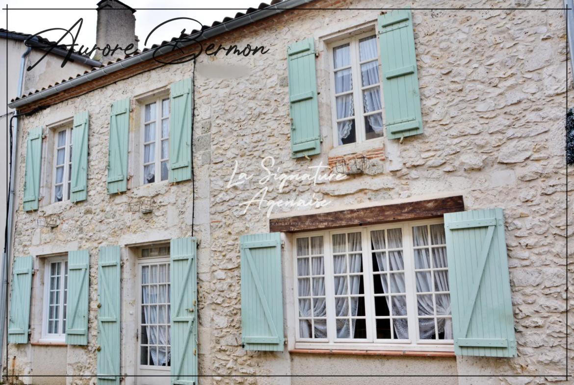 Maison de village en pierre de 113 m² avec cour et jardinet à Vianne 