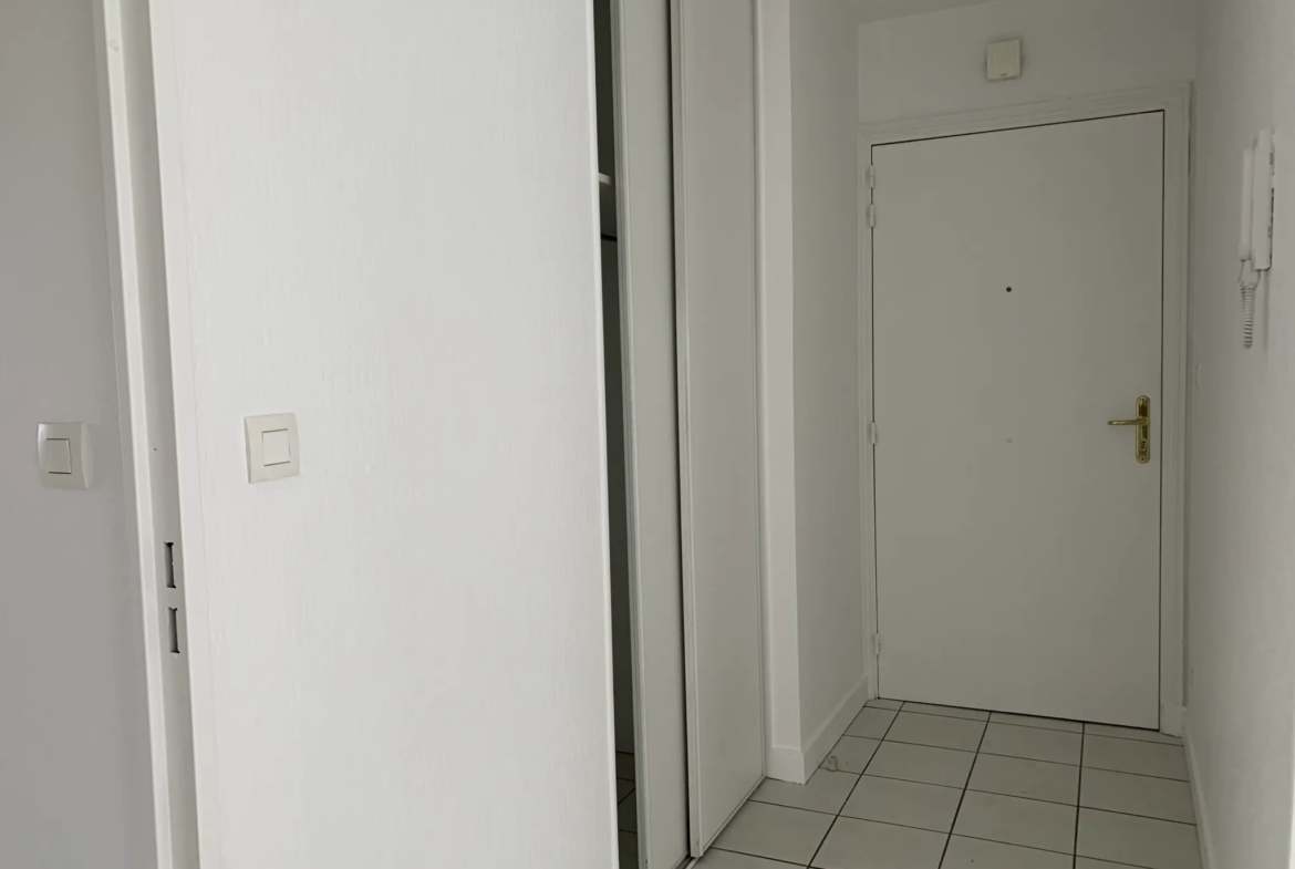 Appartement T3 de 69 m² avec balcon à Villeurbanne 