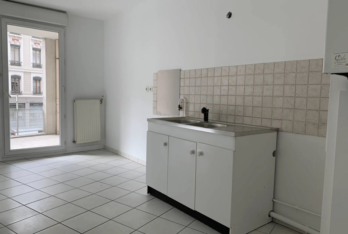 Appartement T3 de 69 m² avec balcon à Villeurbanne 