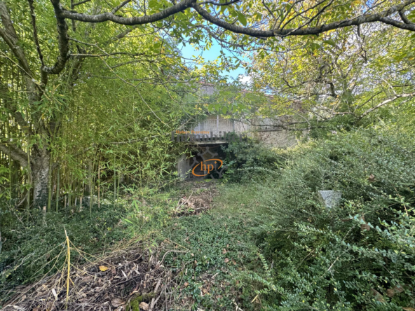 Terrain constructible avec maison de vigne à Saint-Affrique