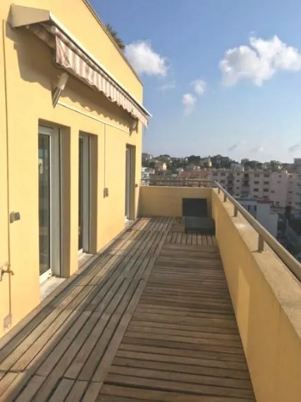 Appartement 2 pièces de 37,11 m² à Le Cannet avec terrasse en étage élevé 