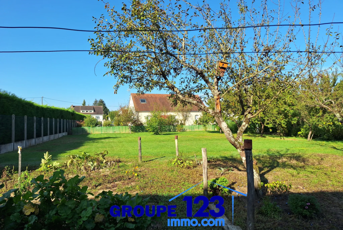 Ancien corps de ferme avec potentiel d'aménagement à Appoigny 