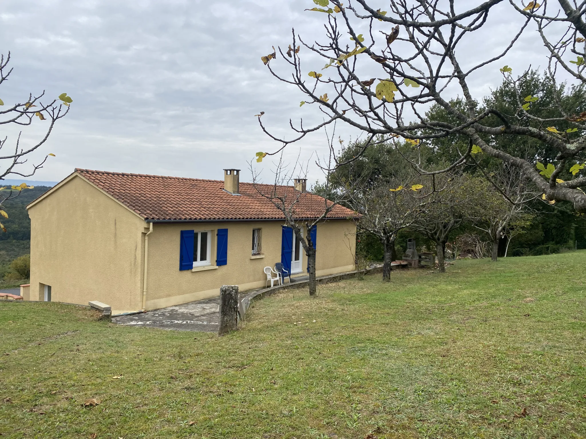 Maison sur sous-sol complet à Burlats - 3 chambres - 178 500 € 