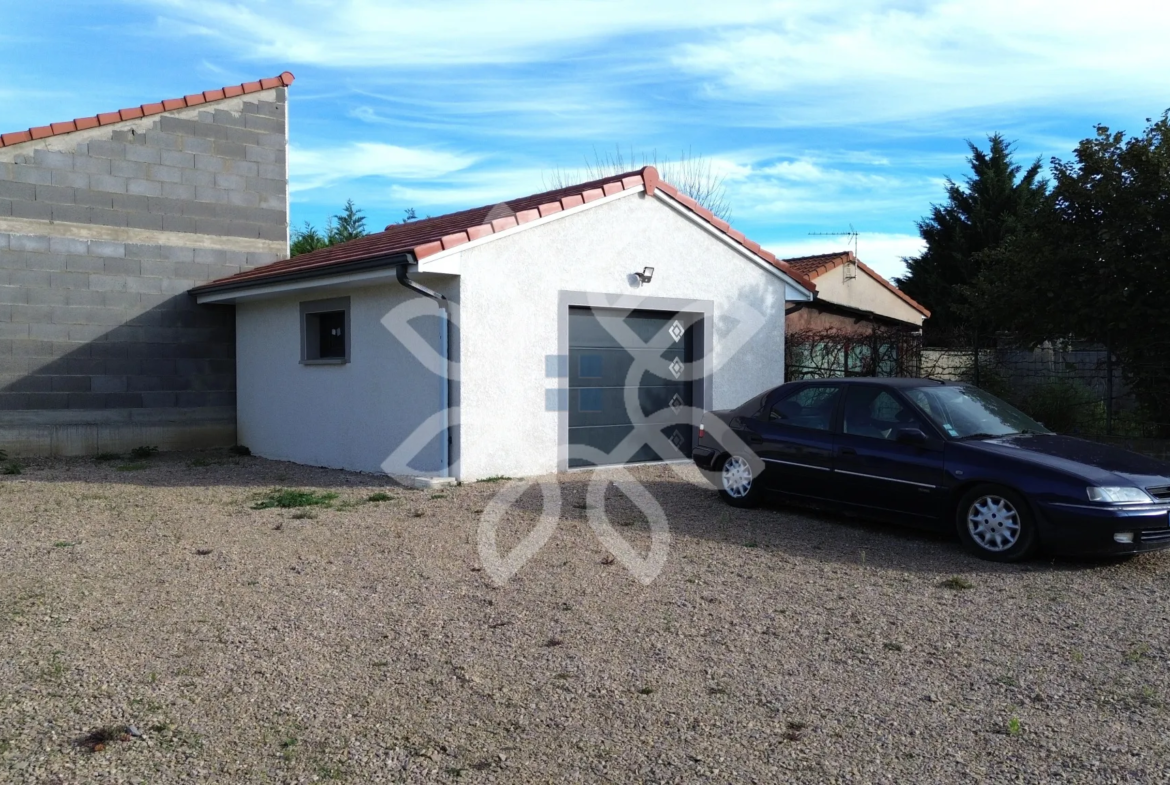 Maison de plain-pied moderne à vendre à Sainte-Florine 