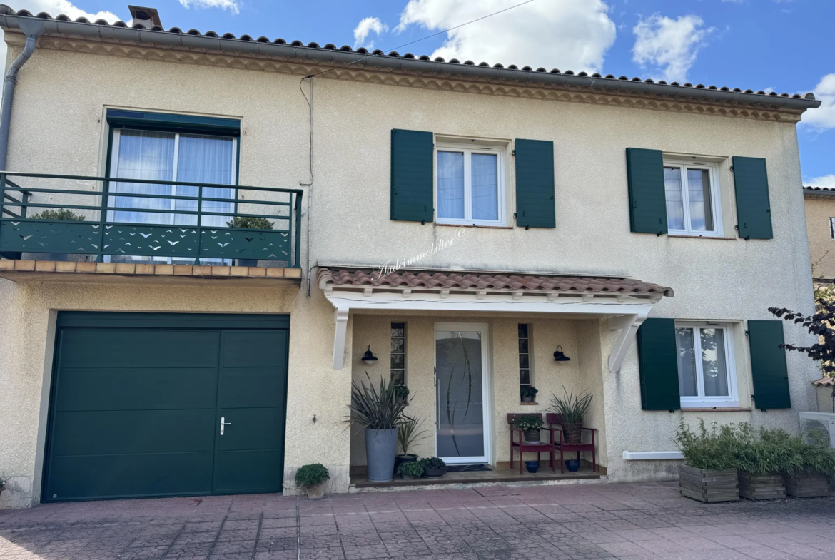 Maison Rénovée avec Vue Panoramique à Limoux 